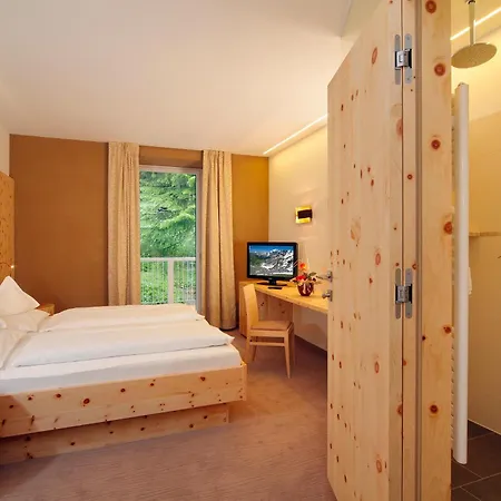 Madatsch Hotel 4*